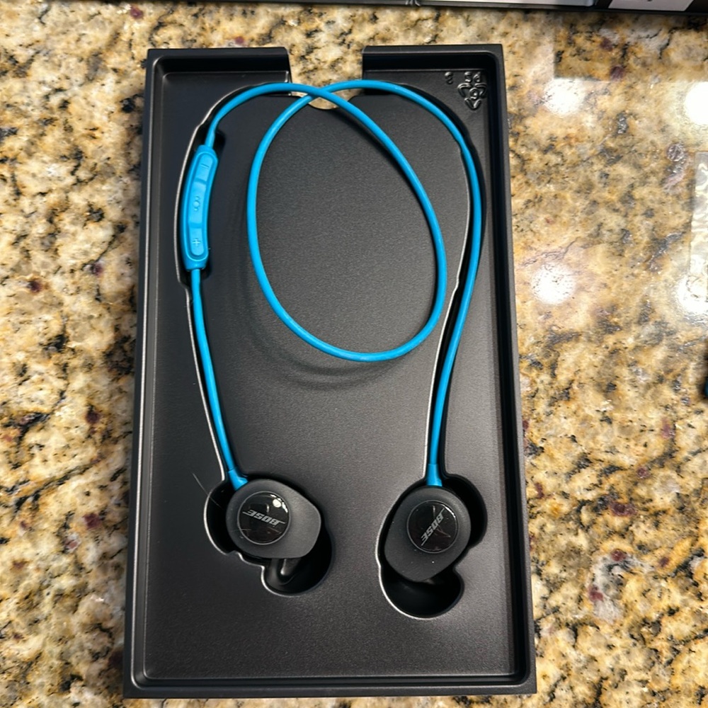 BOSE Wirelesss Headphones Soundsport